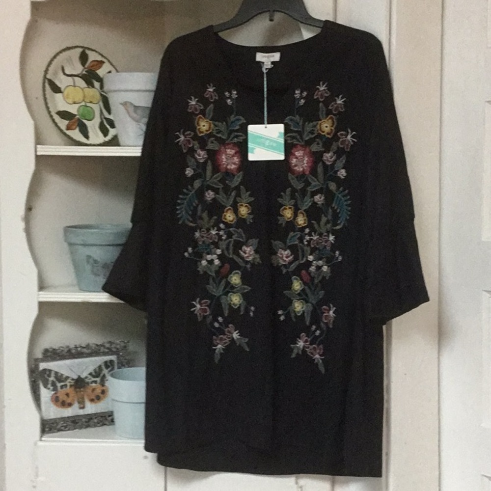 Umgee Bell Sleeved Embroidered Tunic Dress
